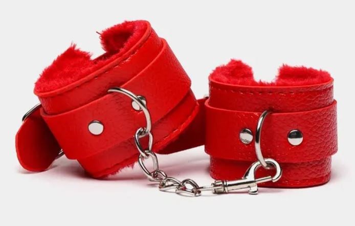 Мягкие красные наручники с мехом для БДСМ - фото 52804