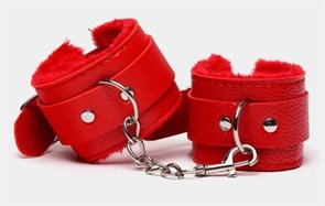 Мягкие красные наручники с мехом для БДСМ